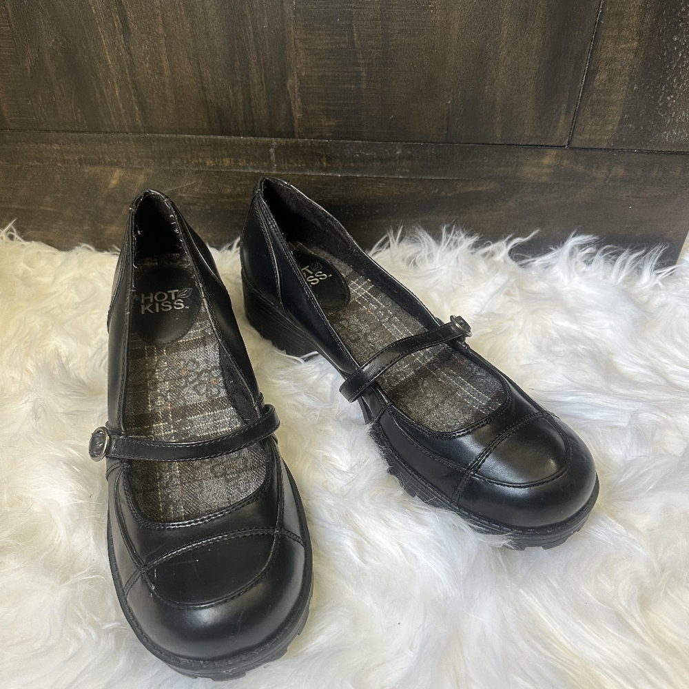 Women's dress shoes